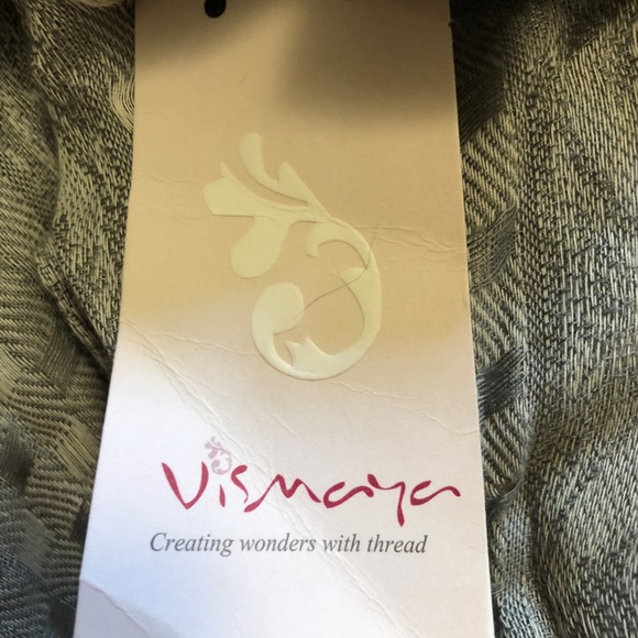 Vismaya Grey/White Pattern Shawl - Picture 4 of 4